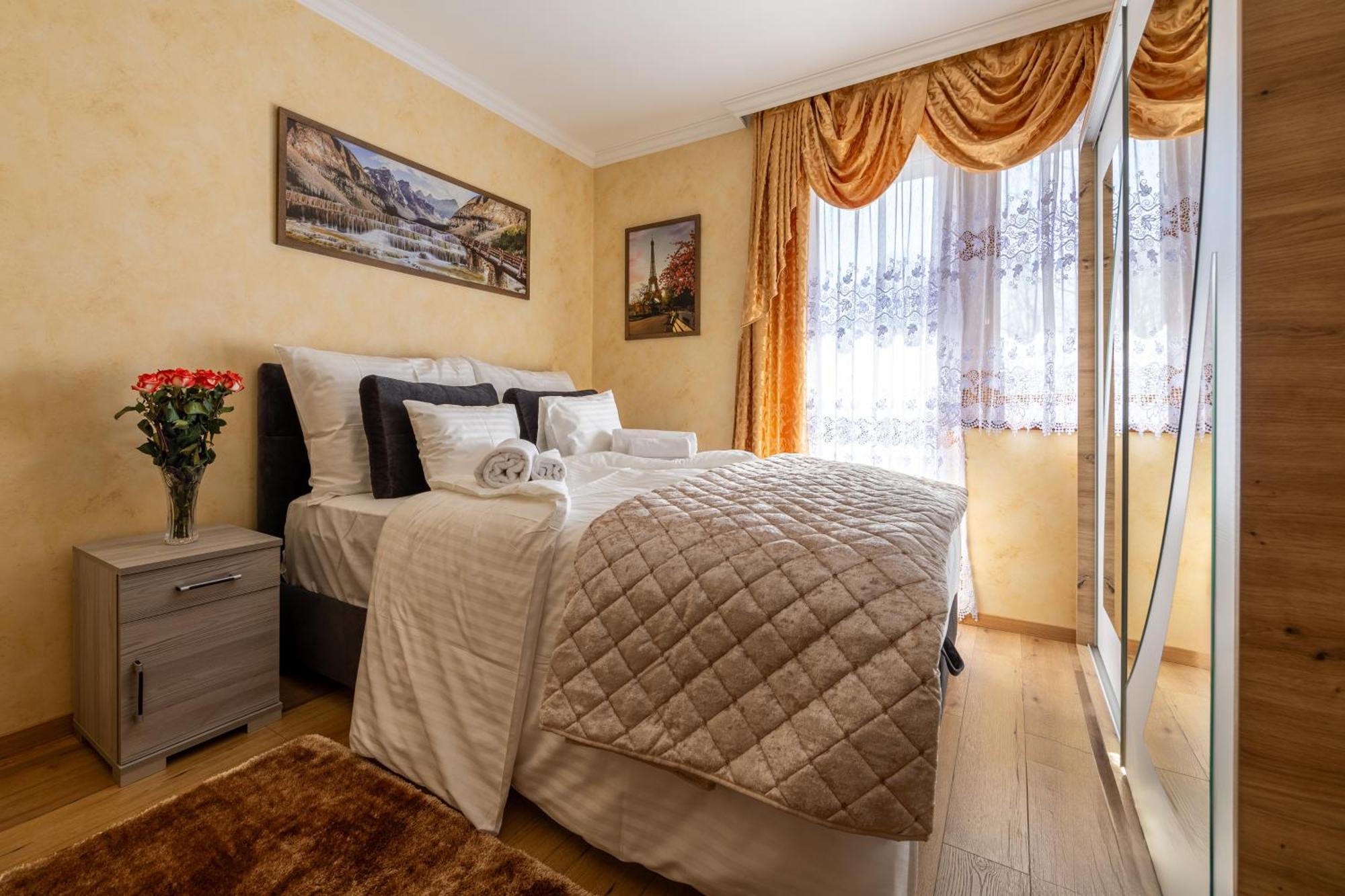 Voeroes Alom Panzio Bed & Breakfast Tiszakecske Exterior photo